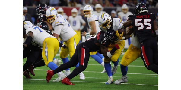 Les Denver Broncos et les Pittsburgh Steelers ont tous deux été éliminés au premier tour des playoffs Les Denver Broncos et les Pittsburgh Steelers ont tous deux été éliminés au premier tour des playoffs